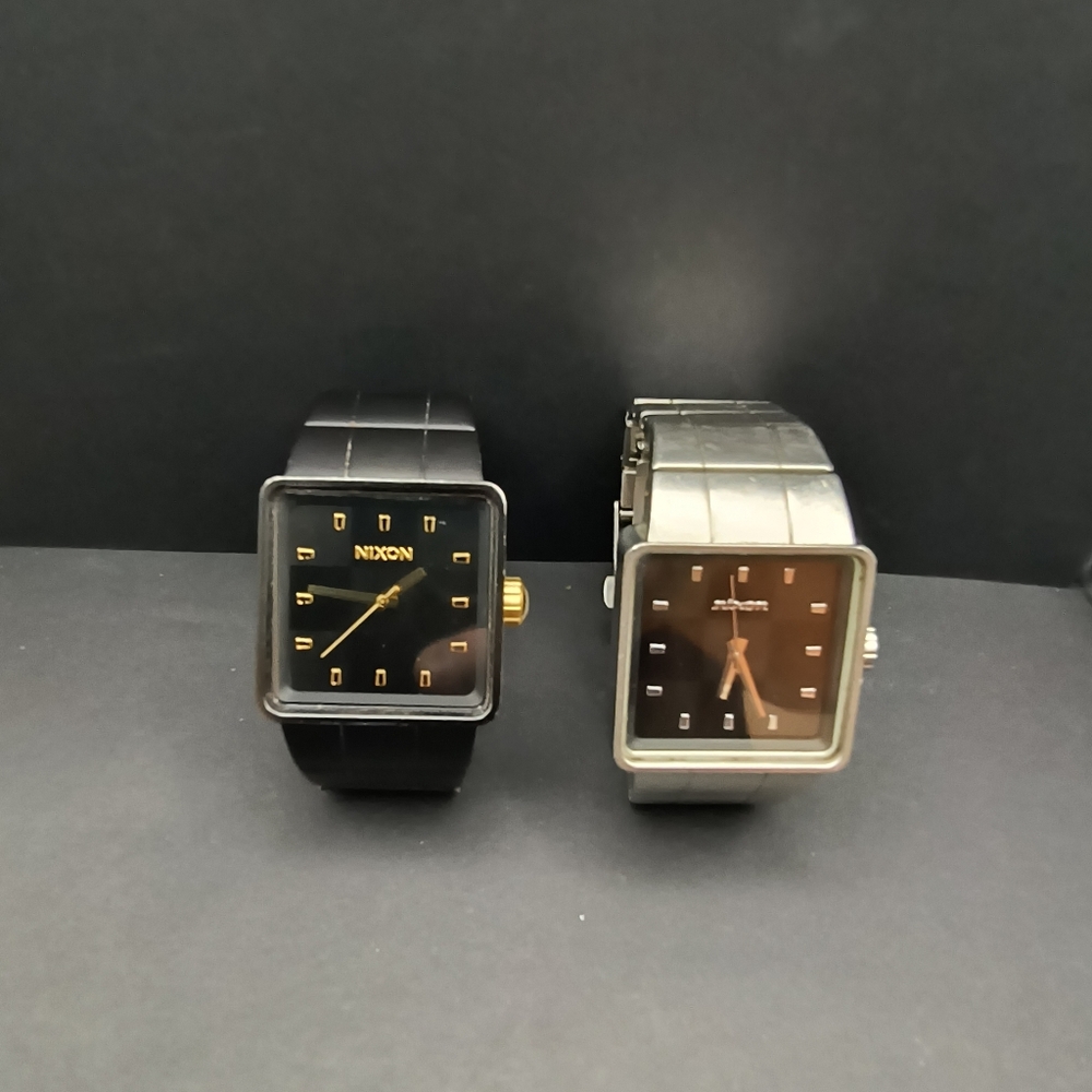 Bundle Of 2 Nixon The Quatro For Parts *Read